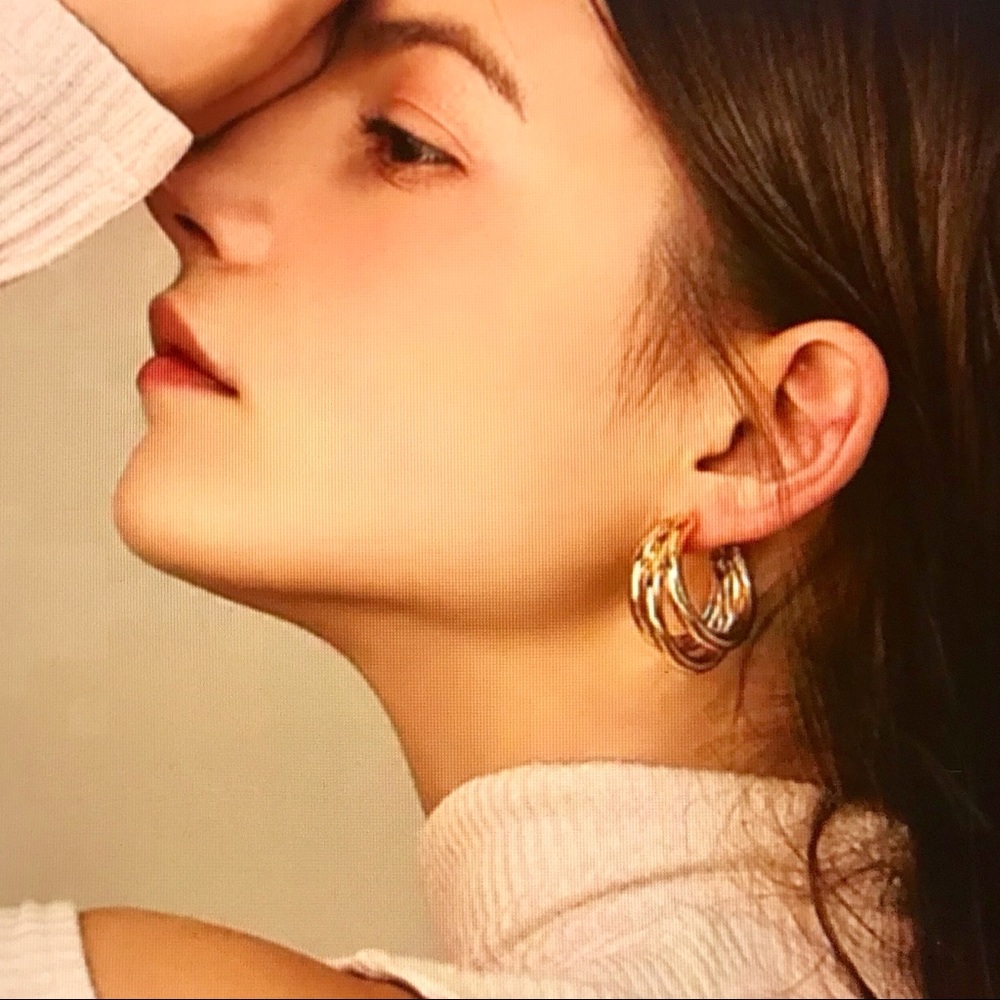 ✨Lauryn Hoop Earrings✨ - Picture 2 of 8